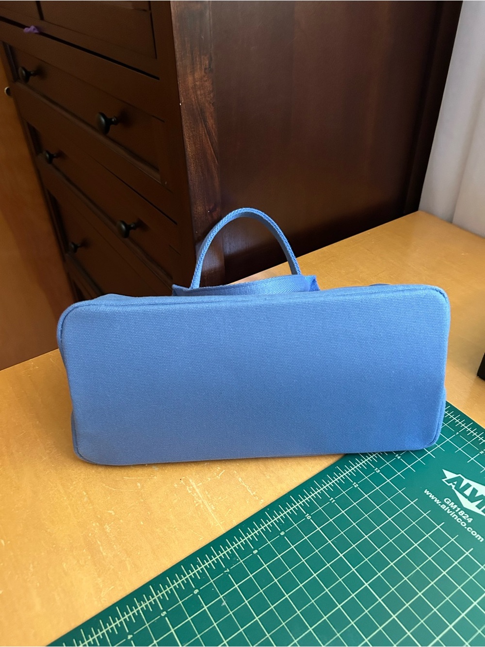 Levenger Tiny Book tote - Picture 4 of 10